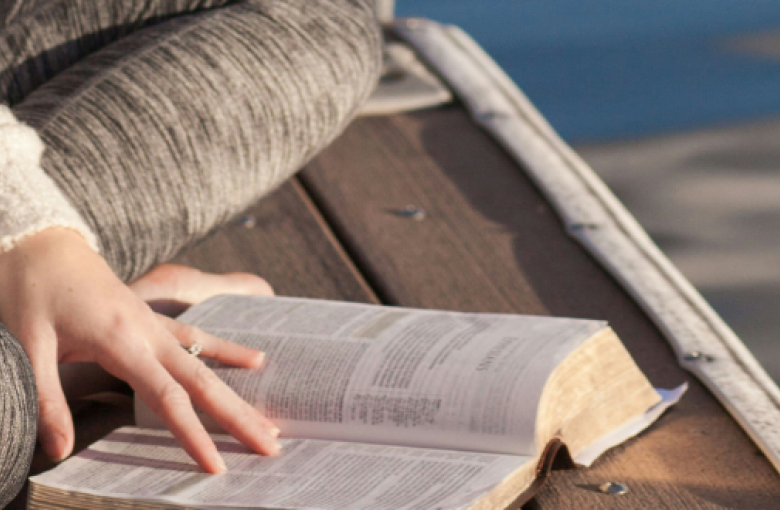 women reading bible